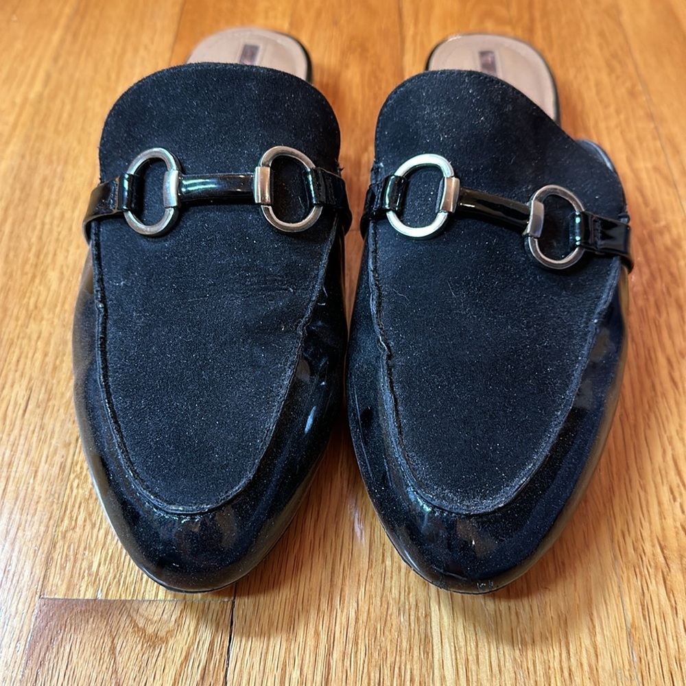 Tahari Frenchie mule - Picture 3 of 4